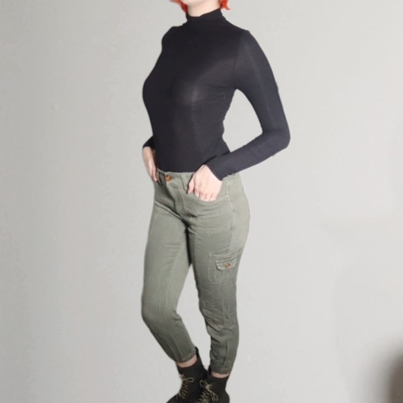 3 for 25! 🌻Olive Green Low/Mid Rise Cargo Utility “Kim Possible” Pants🌻 - Picture 3 of 11
